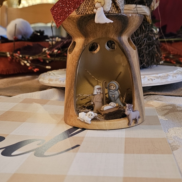 Nativity set - Picture 2 of 3